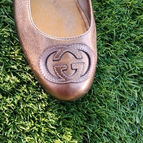 Gucci Women's Metallic Gold Loafers - Picture 2 of 3